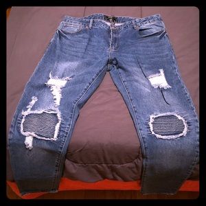 Mens Ripped Jeans (Forever 21) size 36 Waist